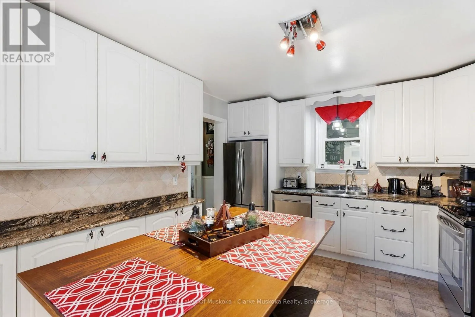 251 JAMES STREET W