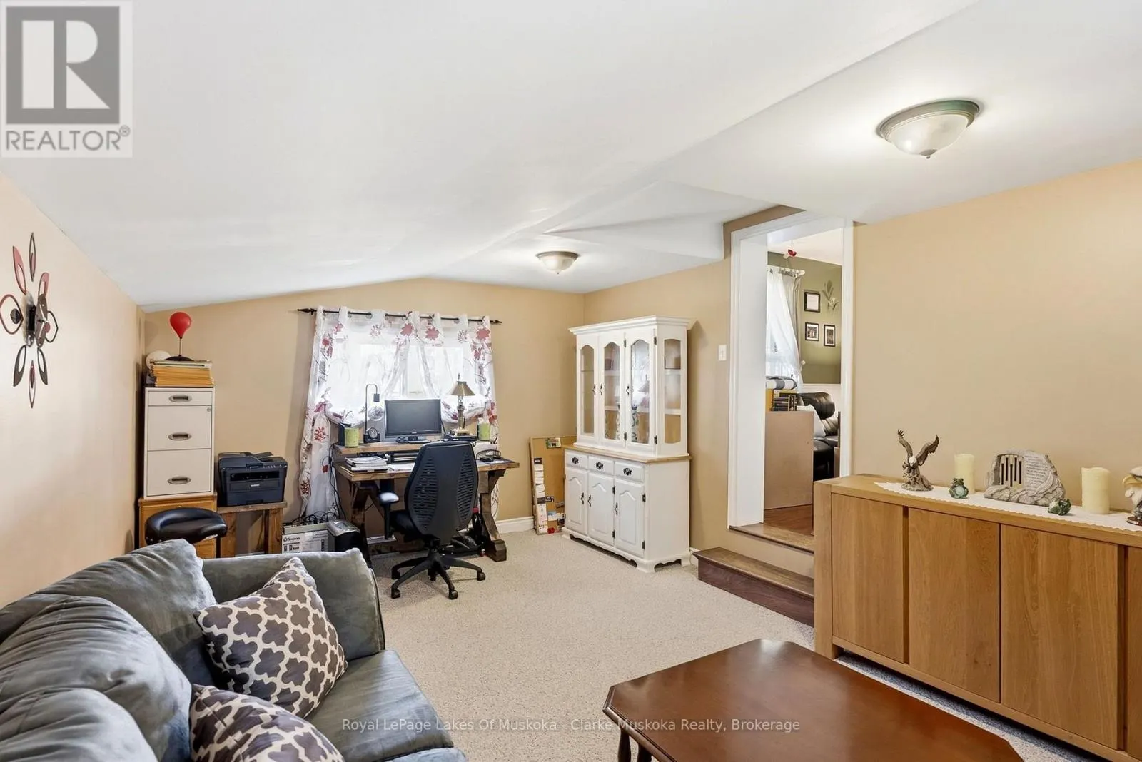 251 JAMES STREET W