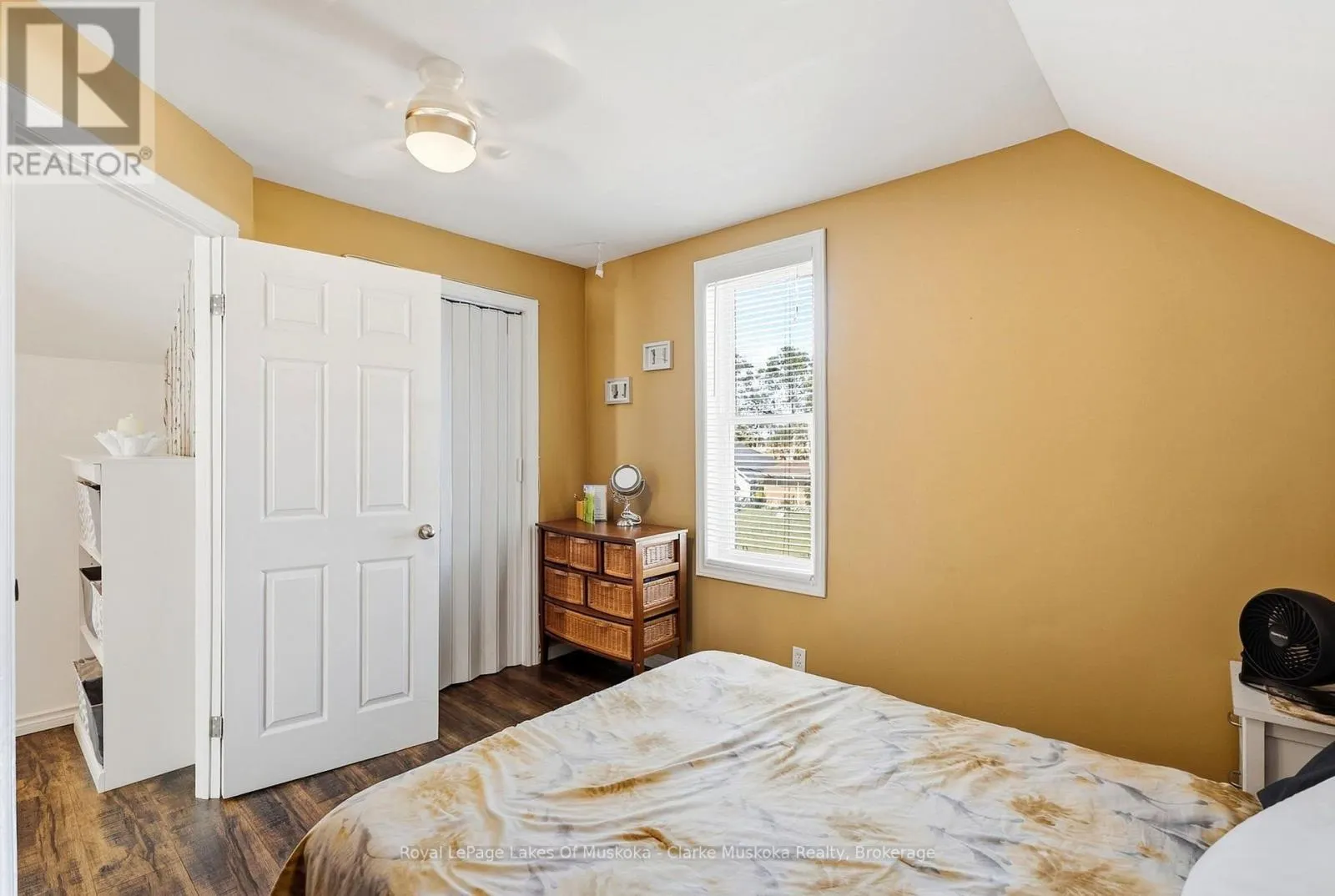 251 JAMES STREET W
