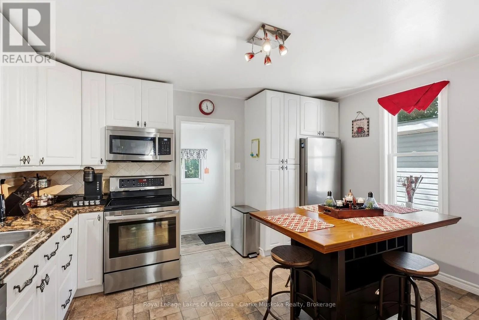 251 JAMES STREET W
