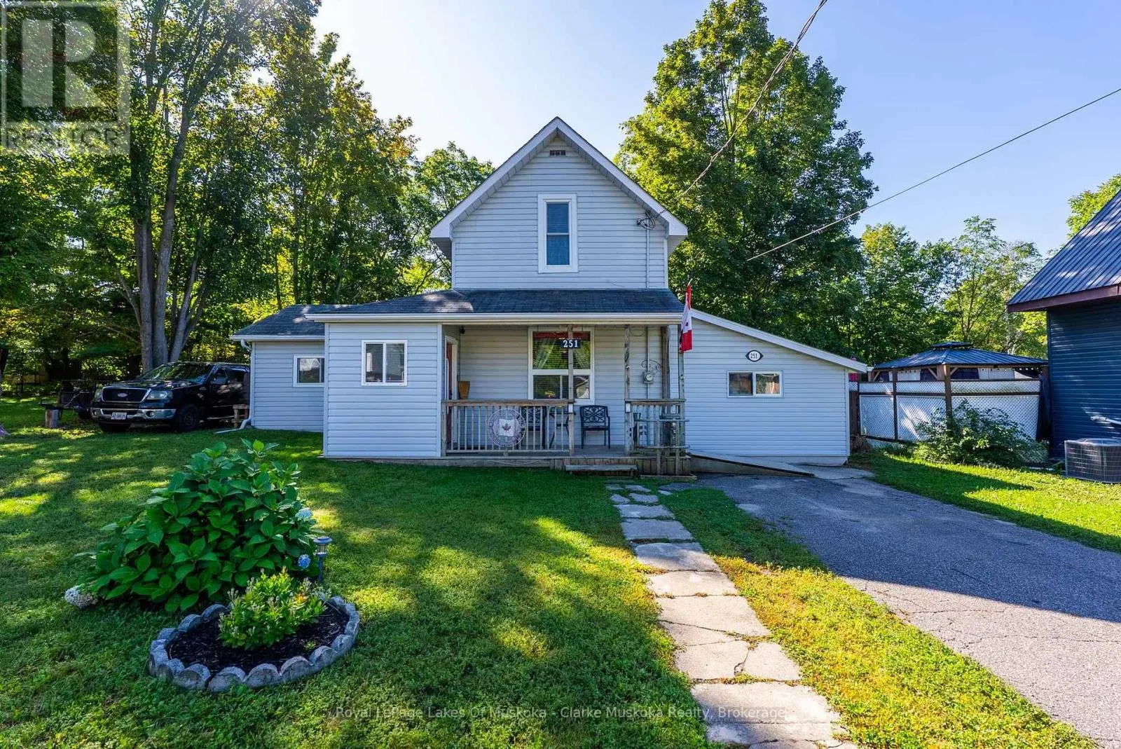 251 JAMES STREET W