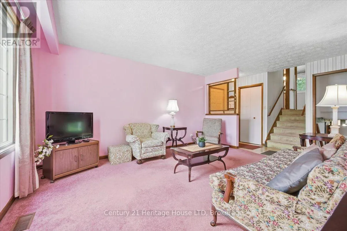 62 NORTHGATE DRIVE