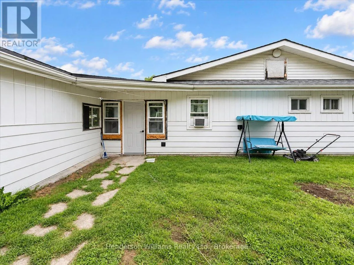 366 CANNIFTON ROAD N