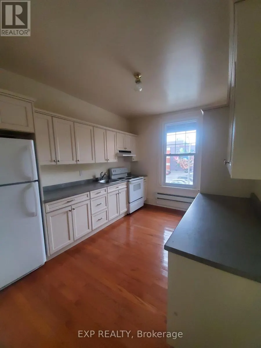 360 GILMOUR STREET