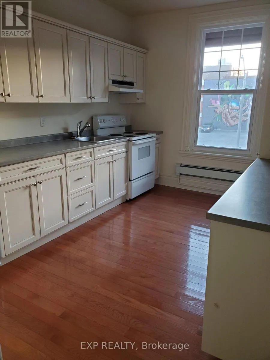 360 GILMOUR STREET