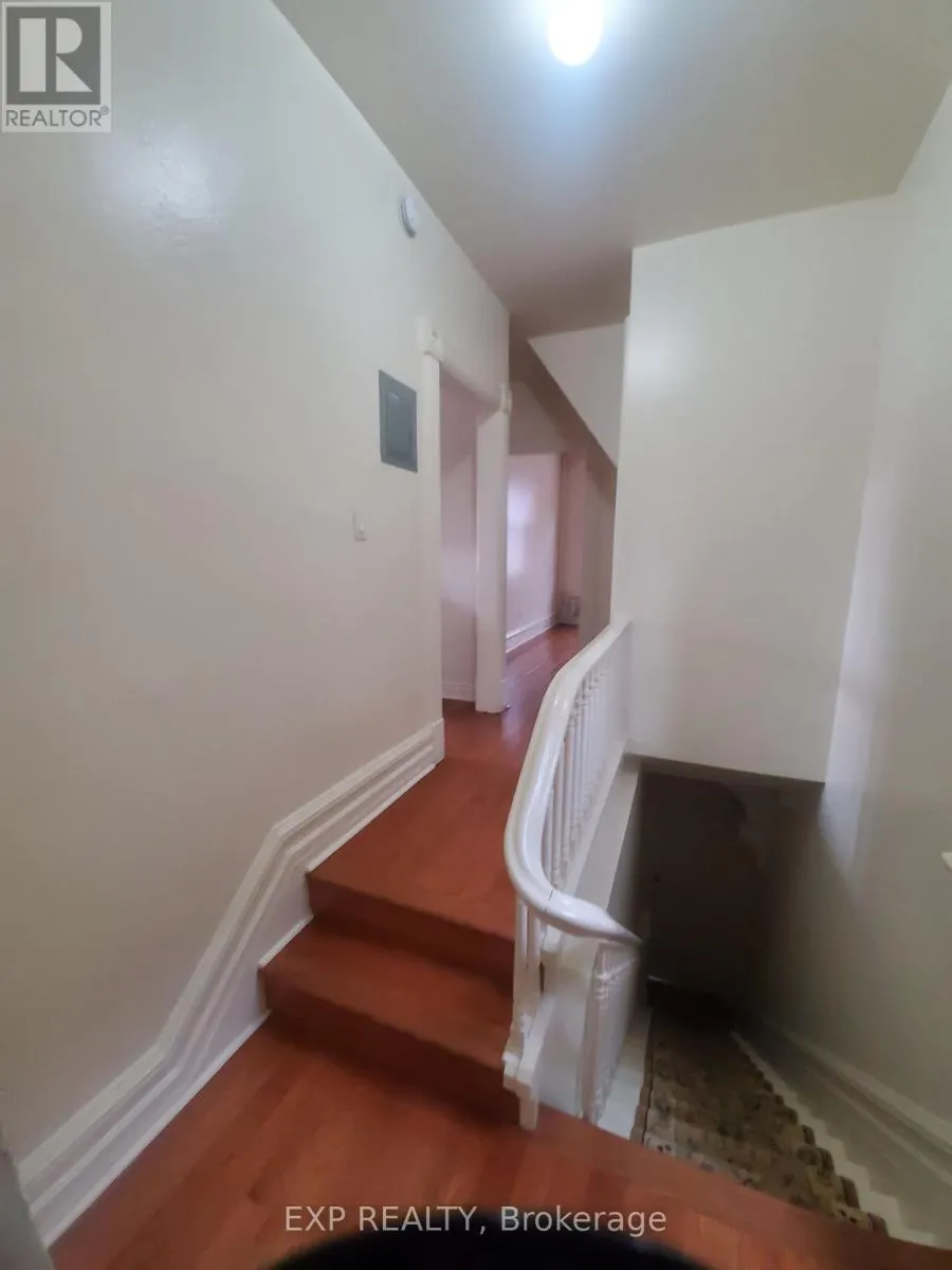 360 GILMOUR STREET