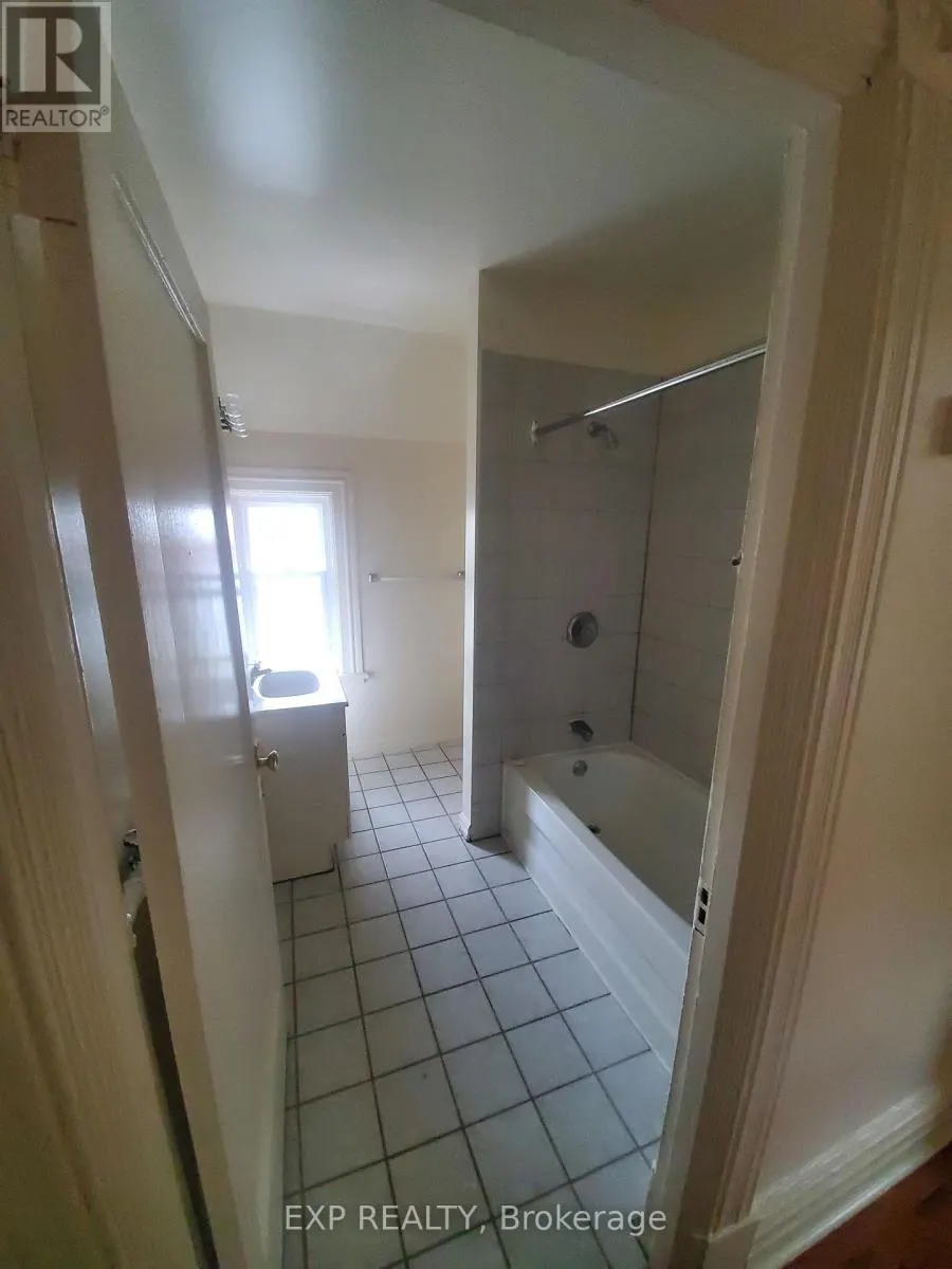 360 GILMOUR STREET