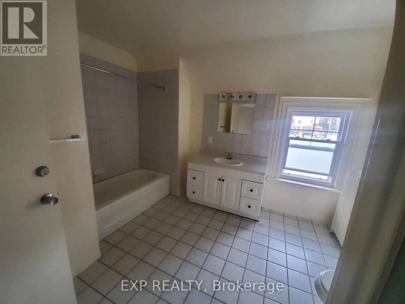 360 GILMOUR STREET