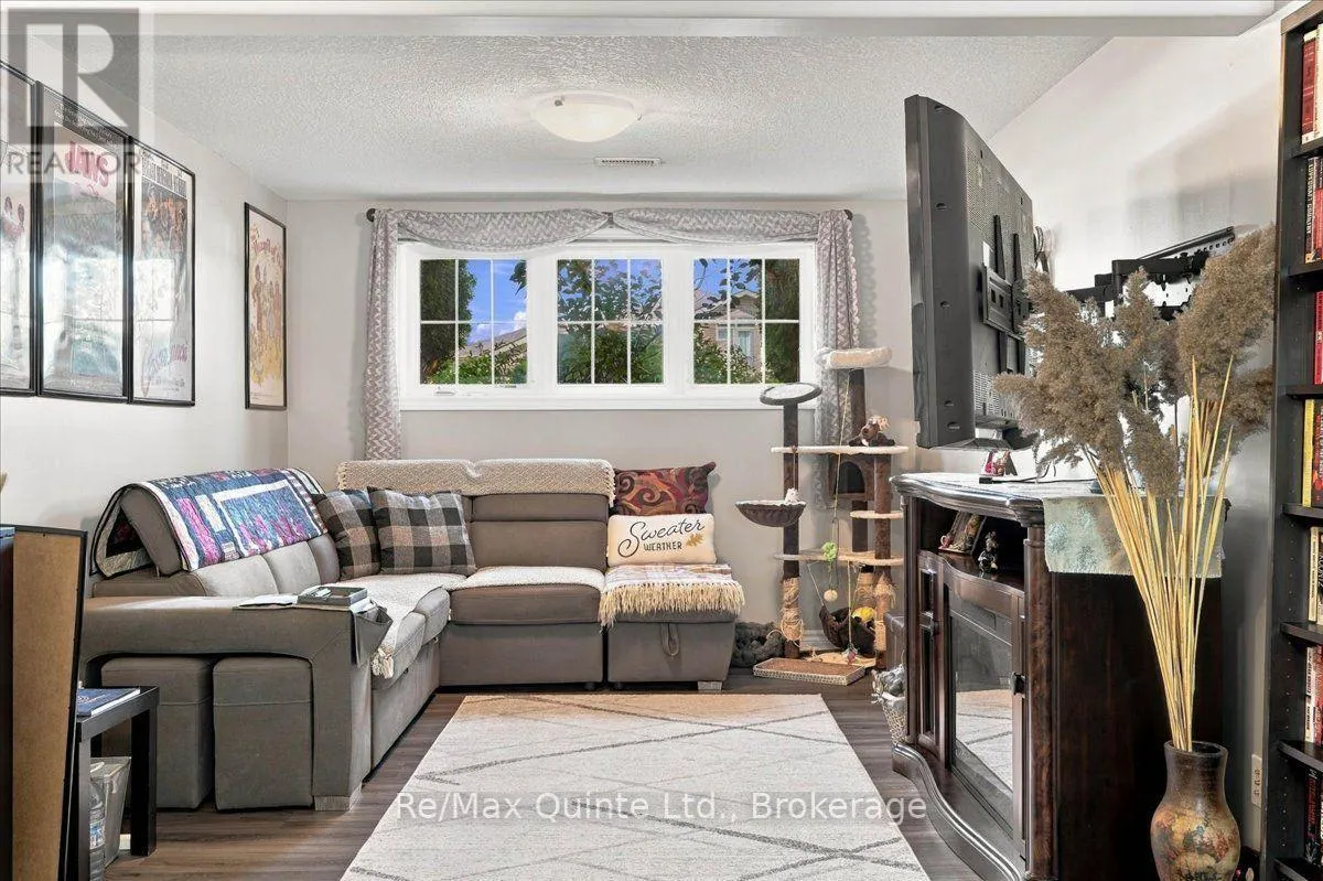 14 RIDGEVIEW LANE