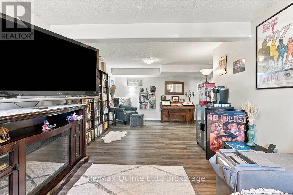 14 RIDGEVIEW LANE