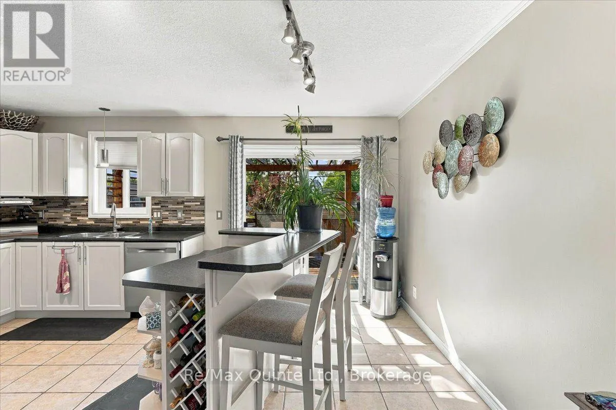 14 RIDGEVIEW LANE