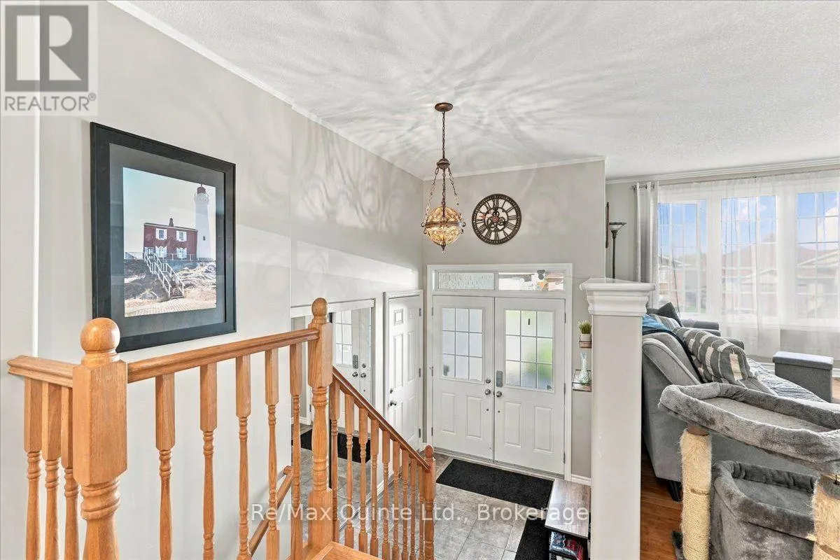 14 RIDGEVIEW LANE