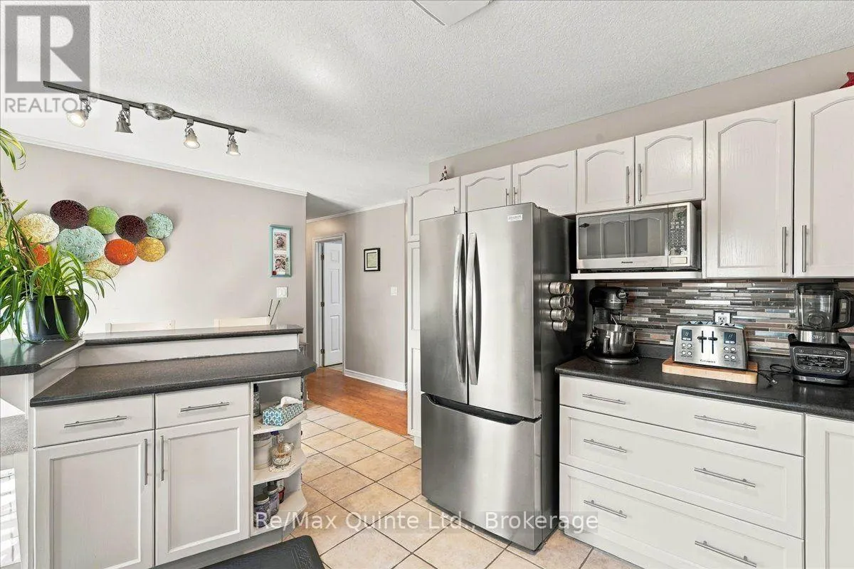 14 RIDGEVIEW LANE