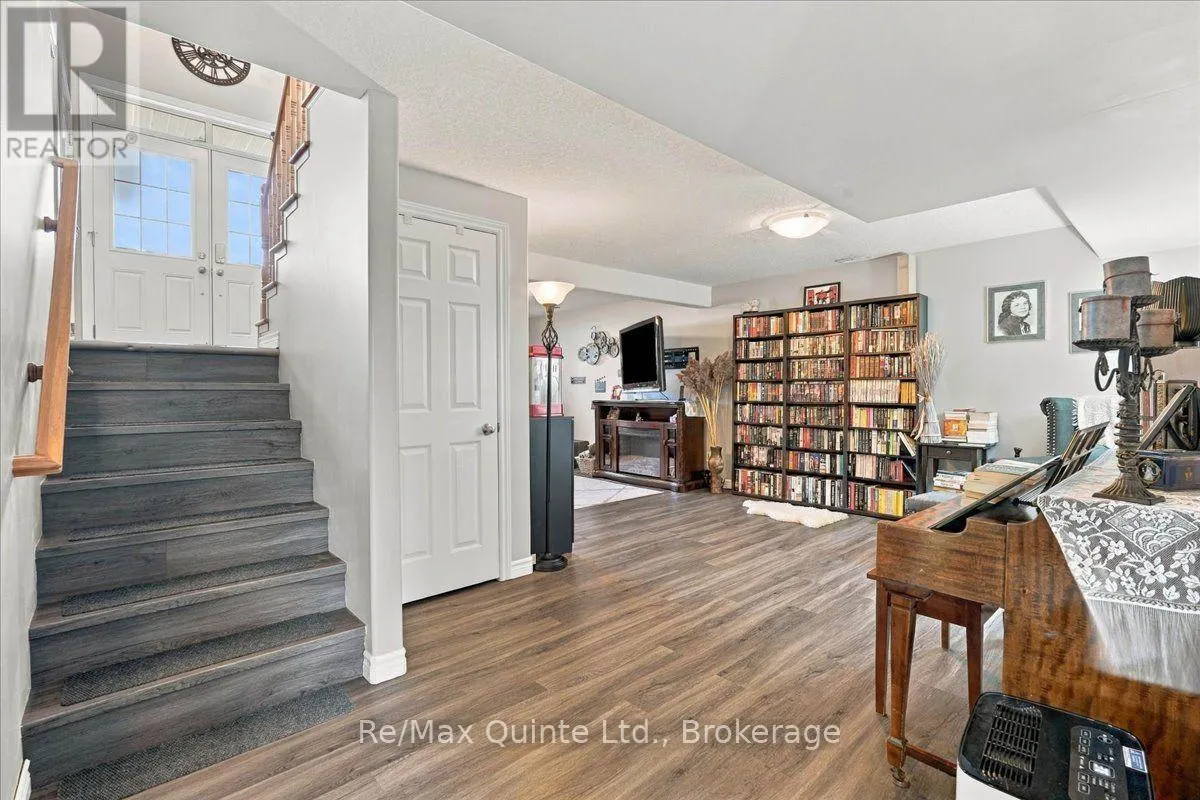 14 RIDGEVIEW LANE