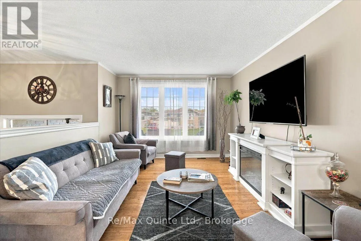 14 RIDGEVIEW LANE