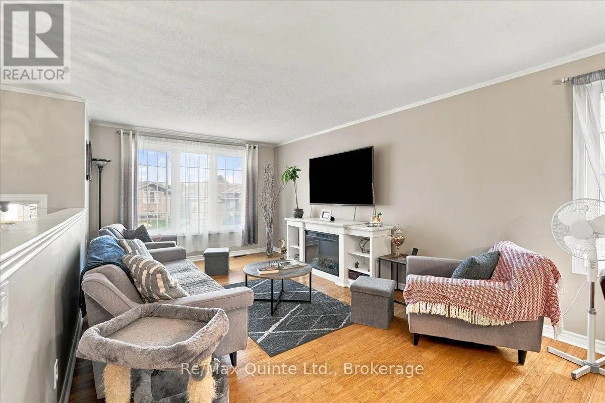 14 RIDGEVIEW LANE