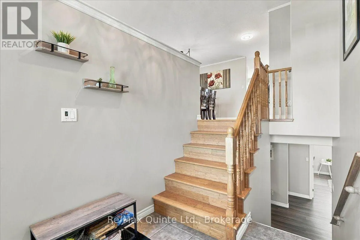 14 RIDGEVIEW LANE