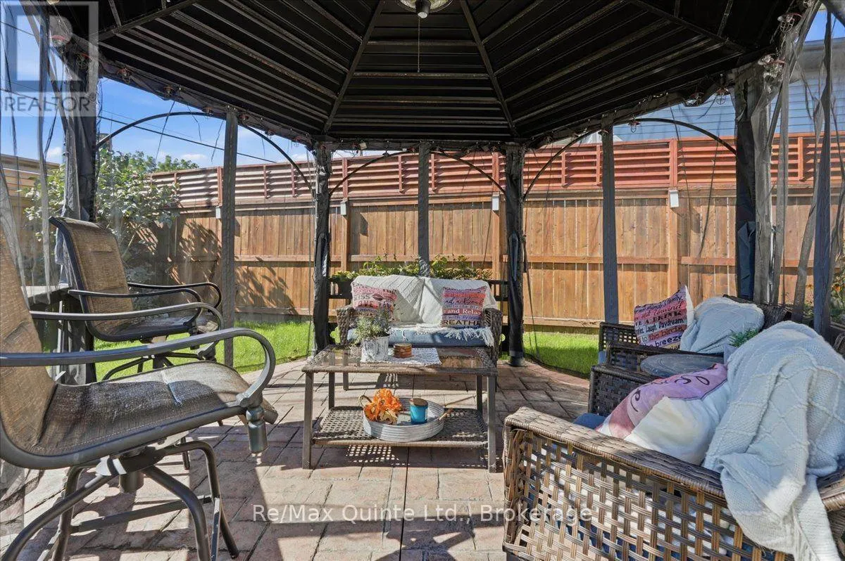 14 RIDGEVIEW LANE