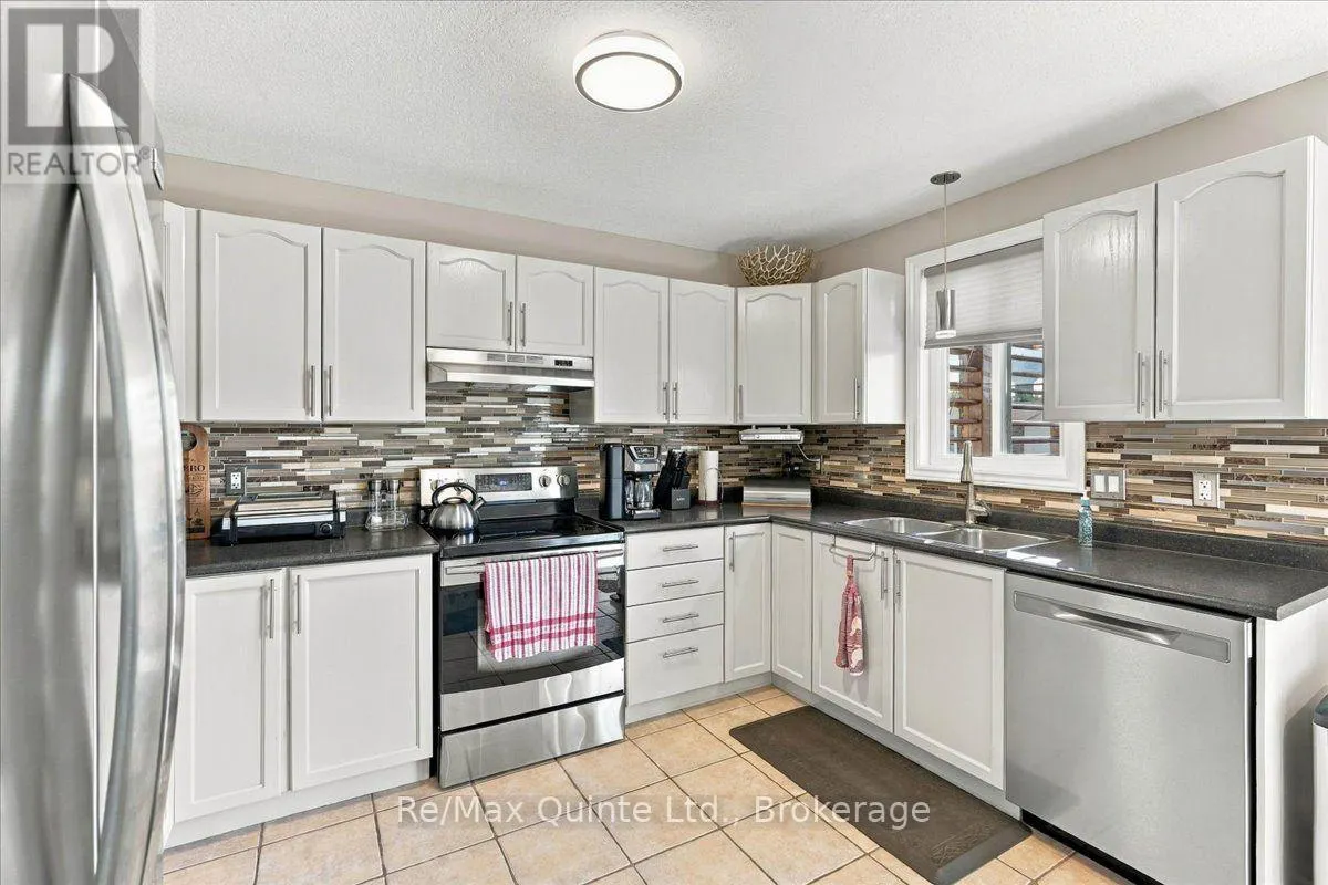 14 RIDGEVIEW LANE