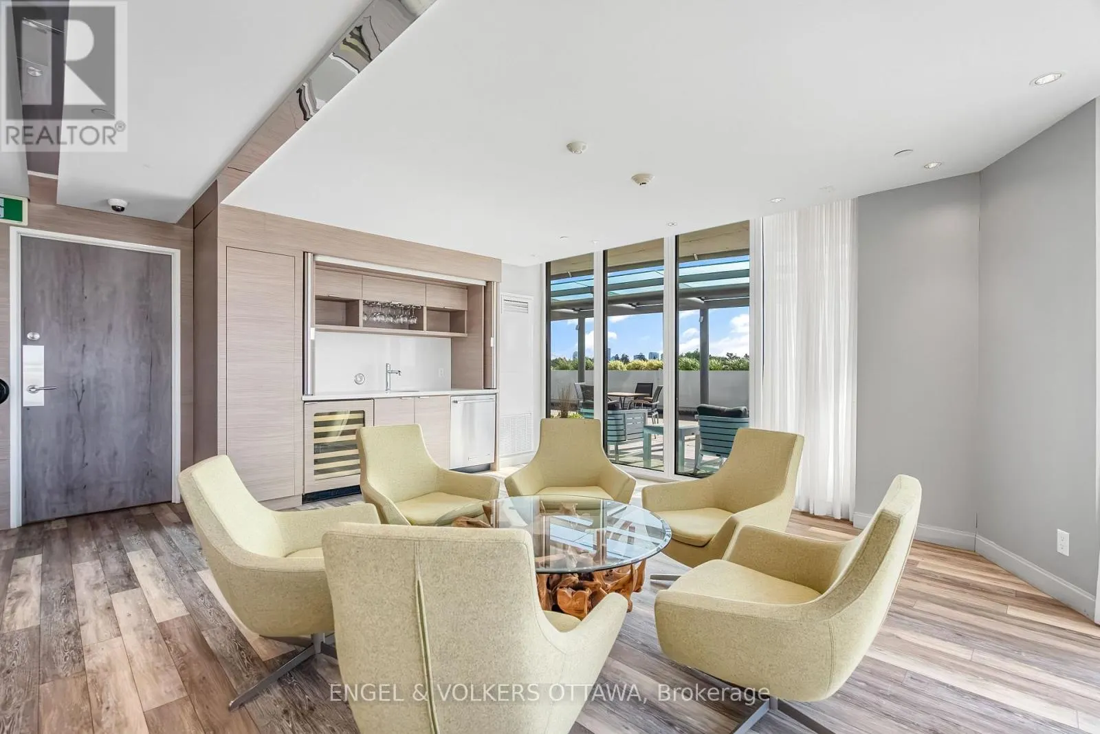 1905 - 485 RICHMOND ROAD