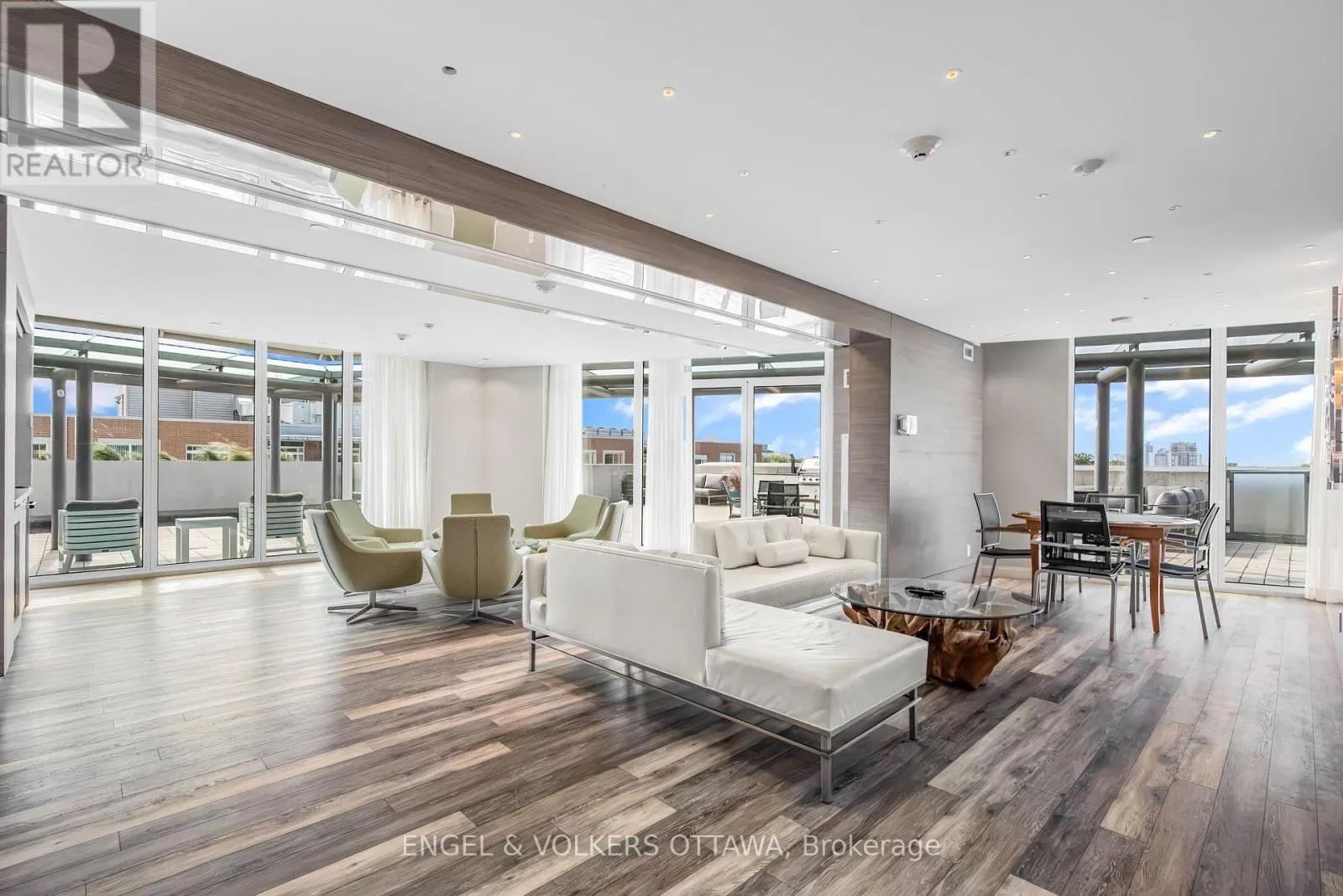 1905 - 485 RICHMOND ROAD