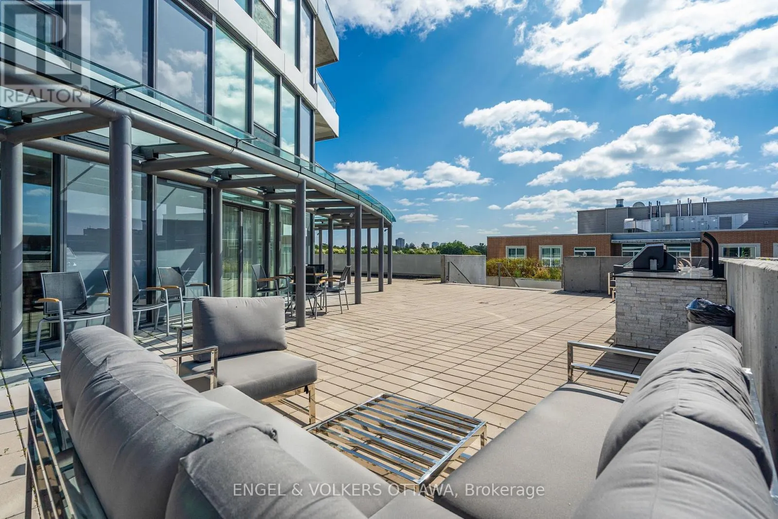 1905 - 485 RICHMOND ROAD
