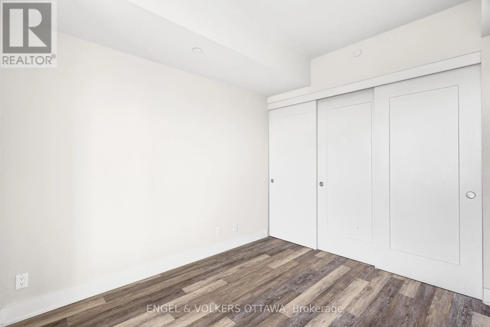 1905 - 485 RICHMOND ROAD