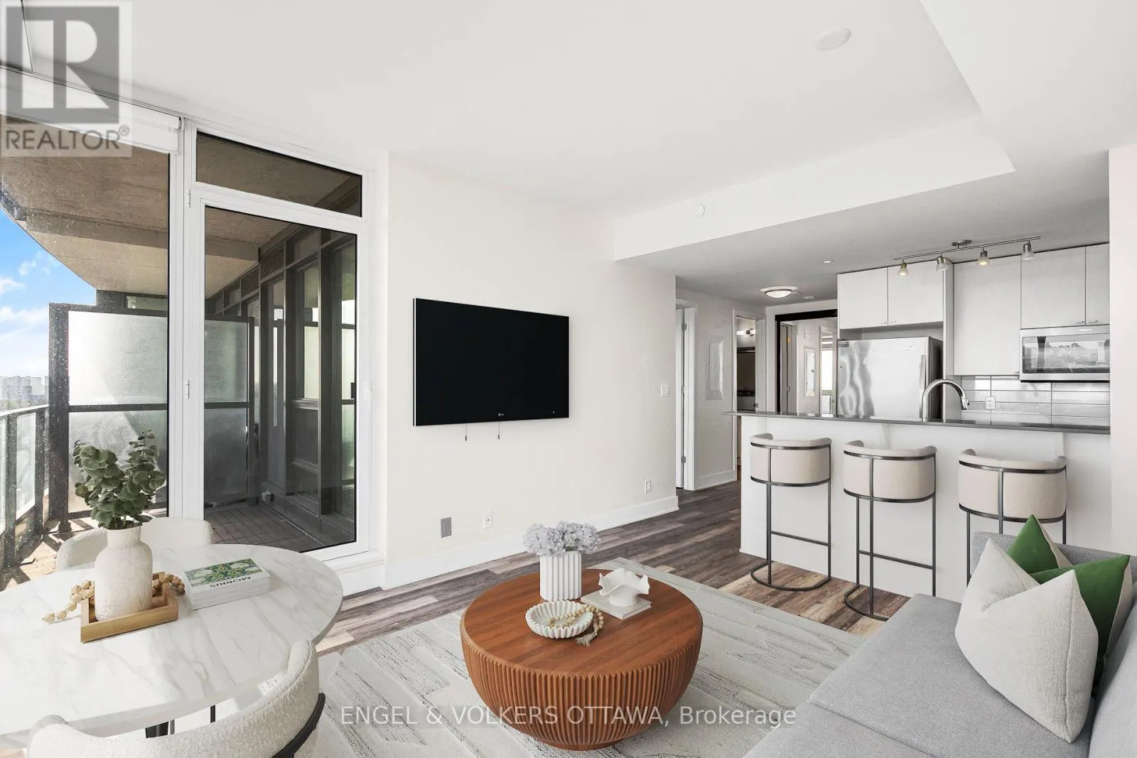 1905 - 485 RICHMOND ROAD