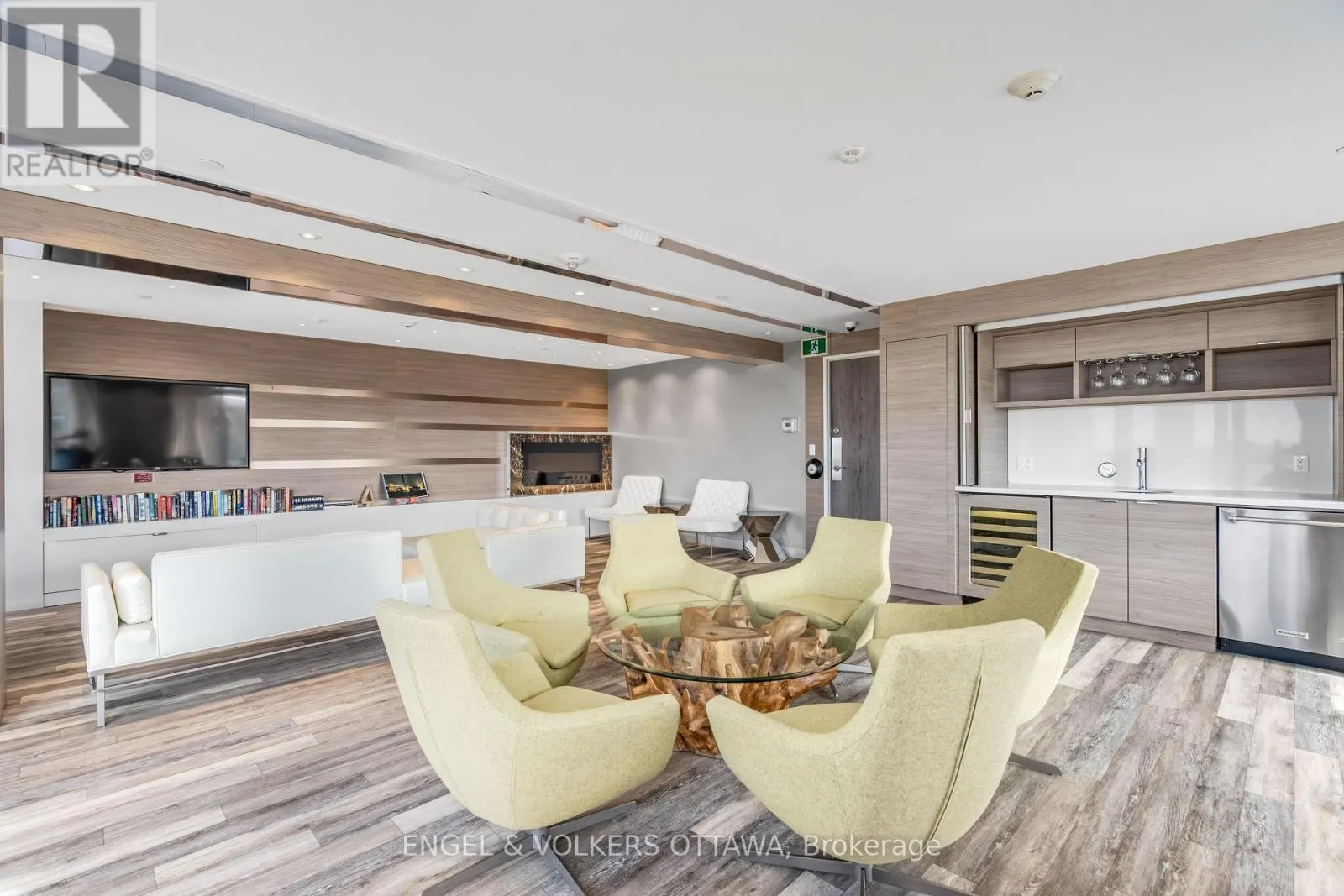 1905 - 485 RICHMOND ROAD
