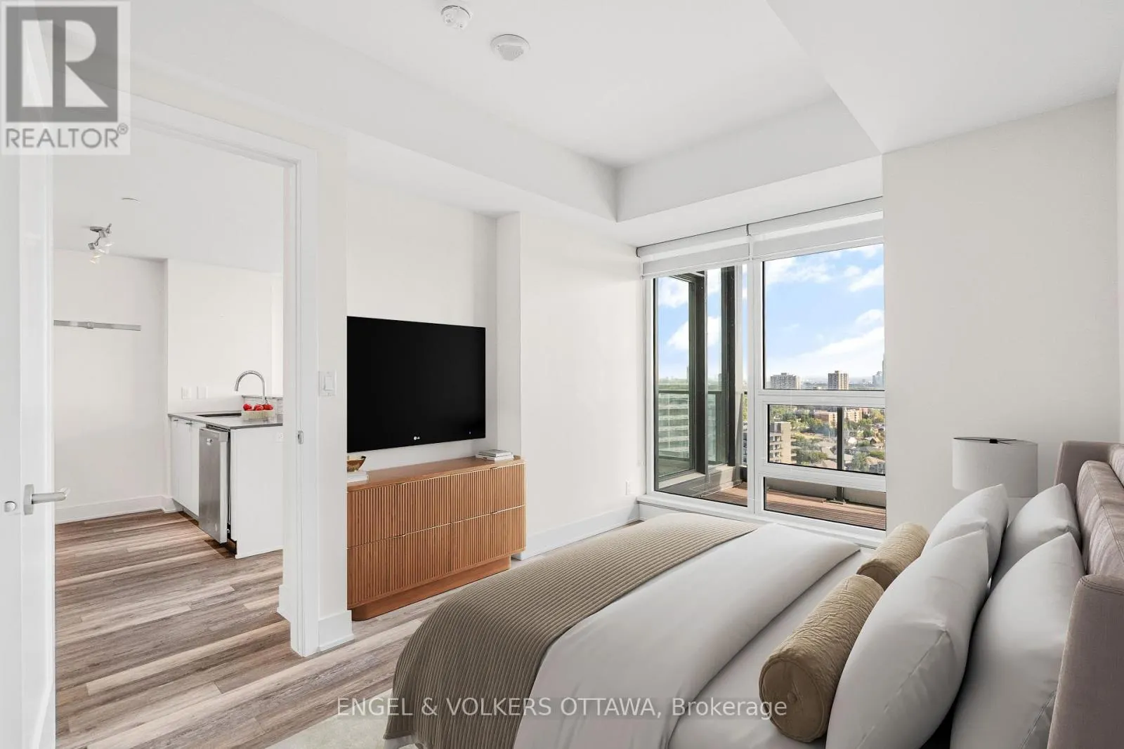 1905 - 485 RICHMOND ROAD