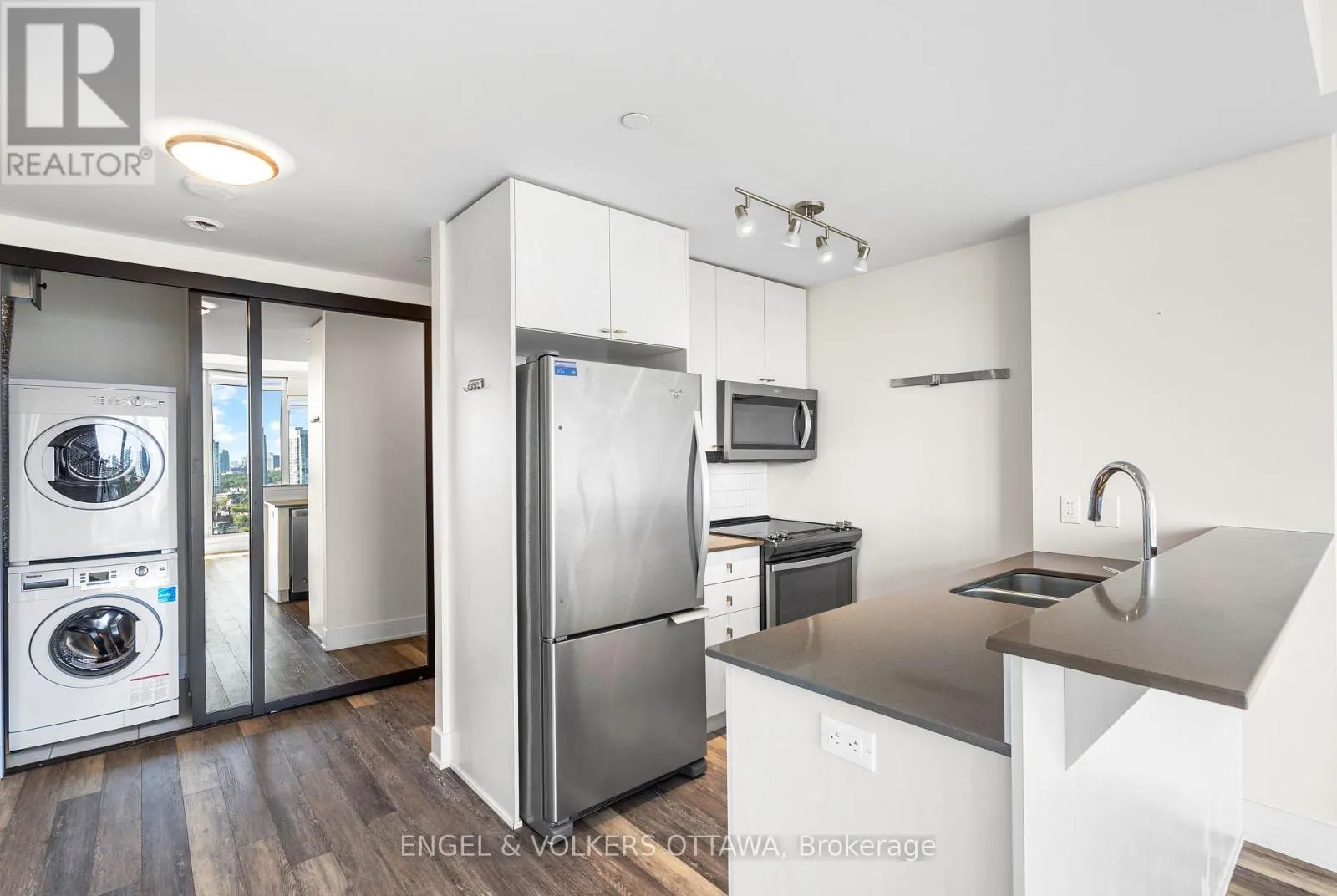 1905 - 485 RICHMOND ROAD