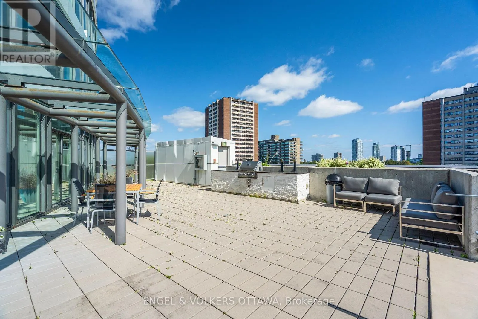 1905 - 485 RICHMOND ROAD