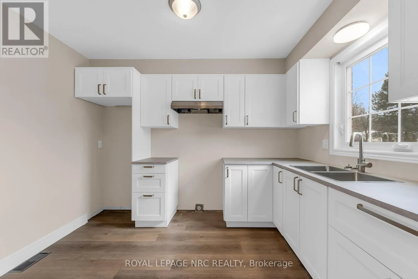 20 - 110 SILVAN DRIVE #20