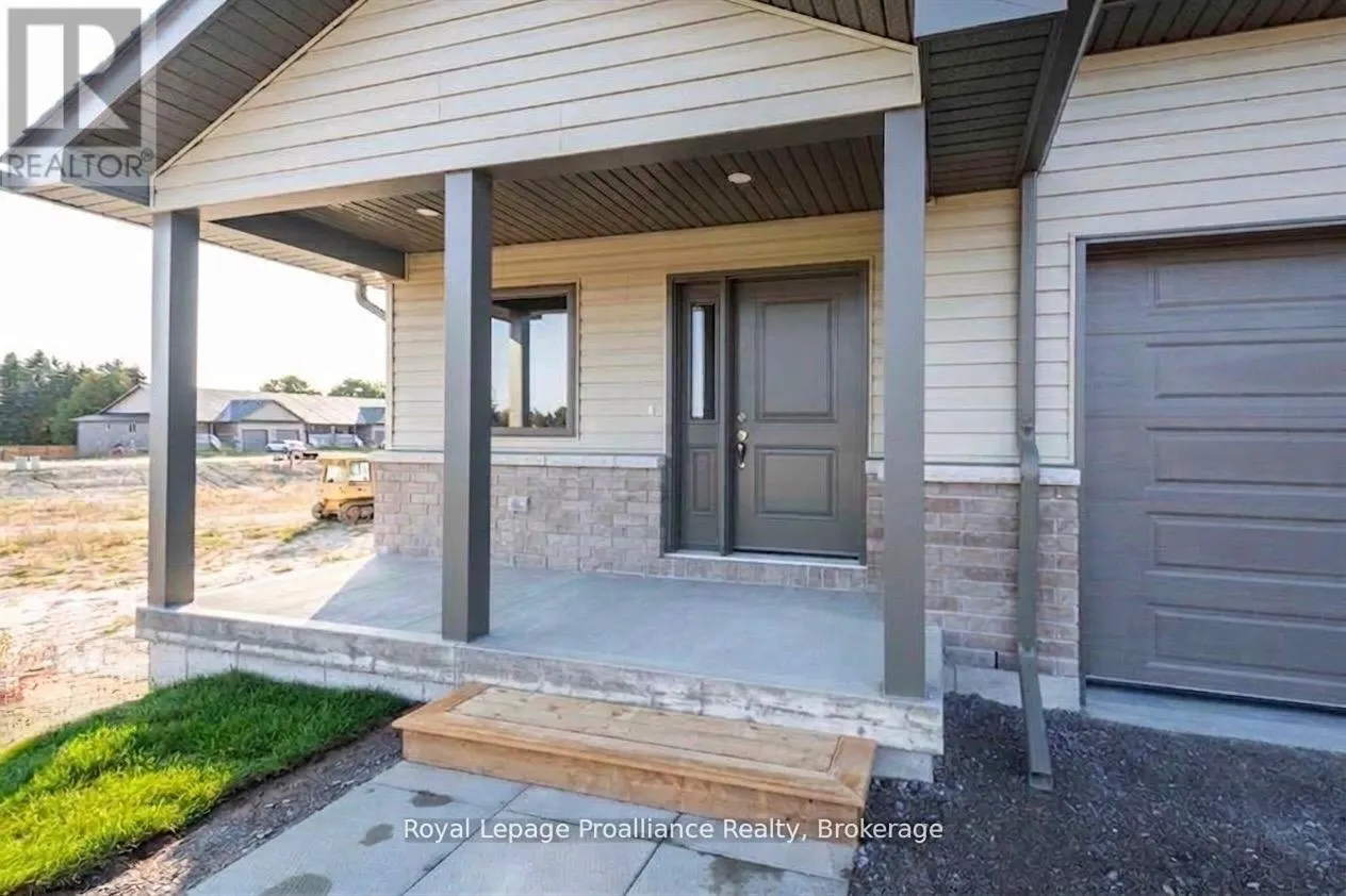42 MACKENZIE JOHN CRESCENT