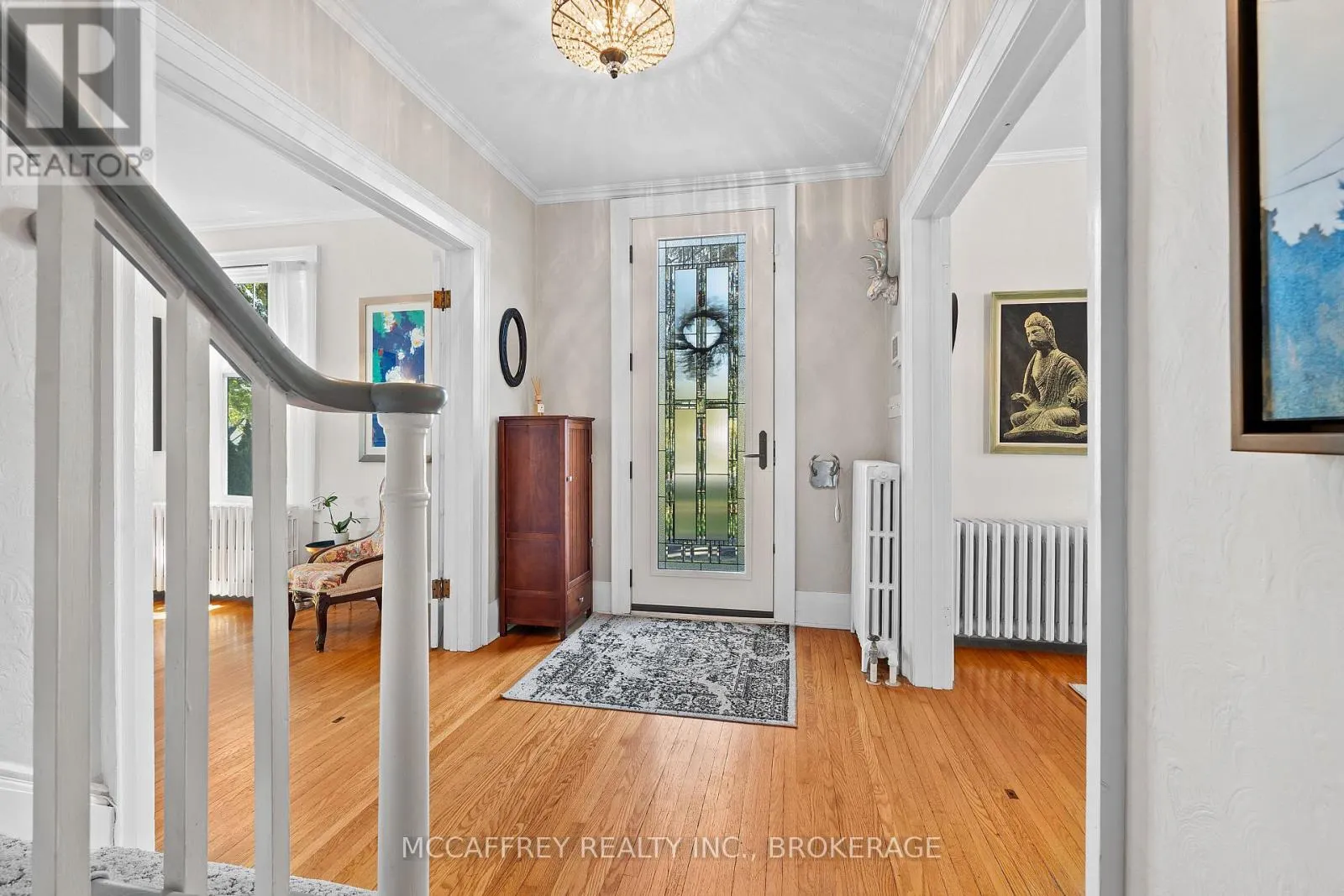 442 DUNDAS STREET W