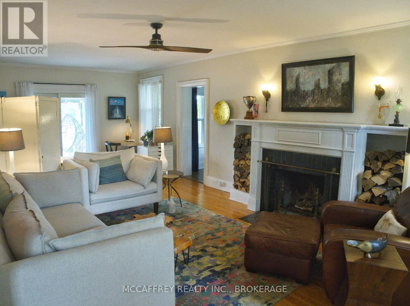 442 DUNDAS STREET W