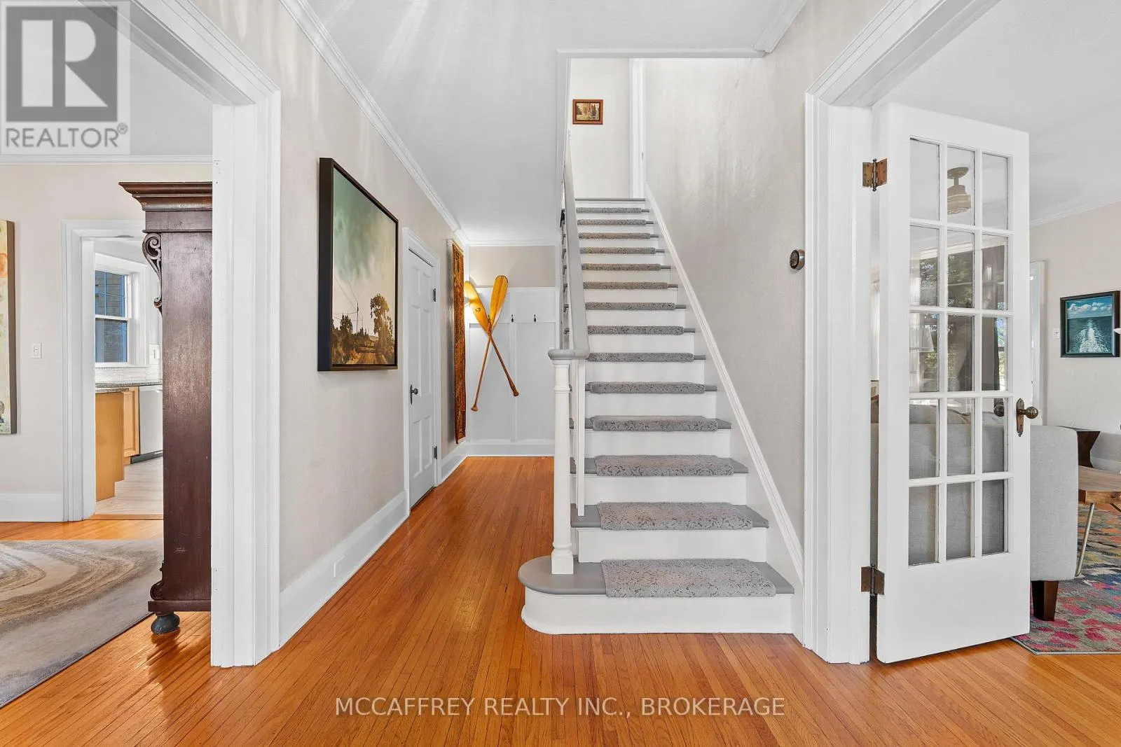 442 DUNDAS STREET W