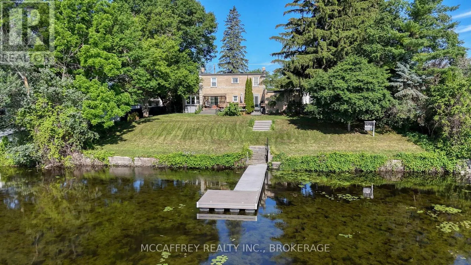 442 DUNDAS STREET W
