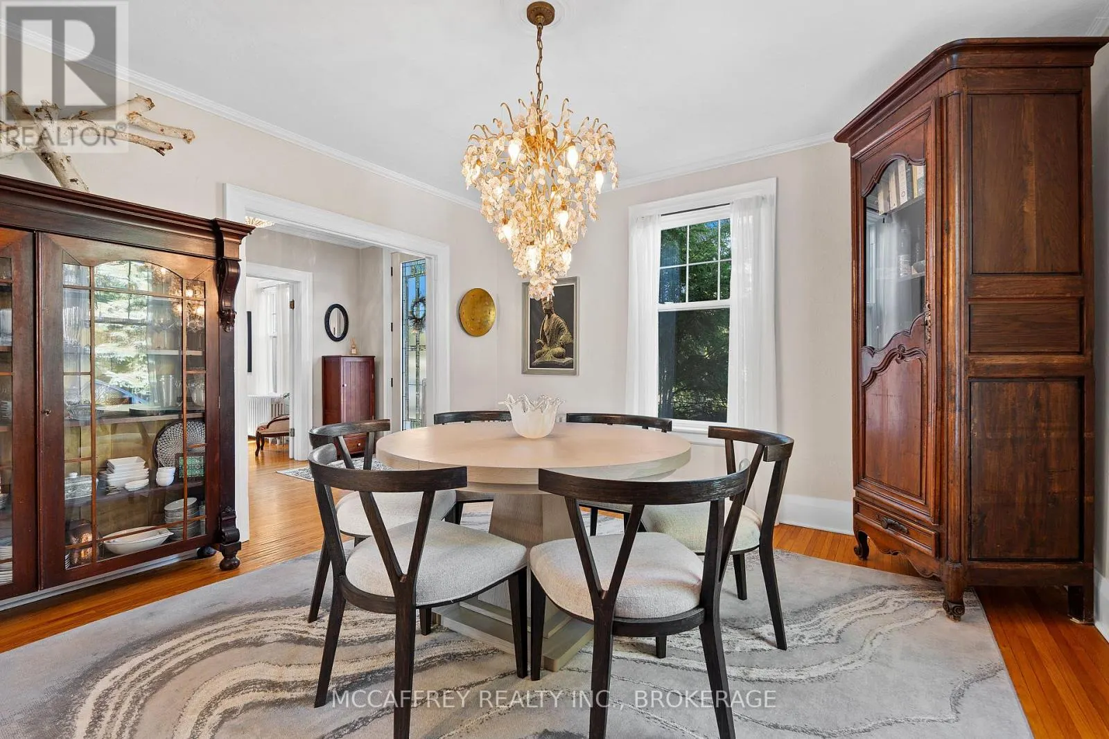 442 DUNDAS STREET W