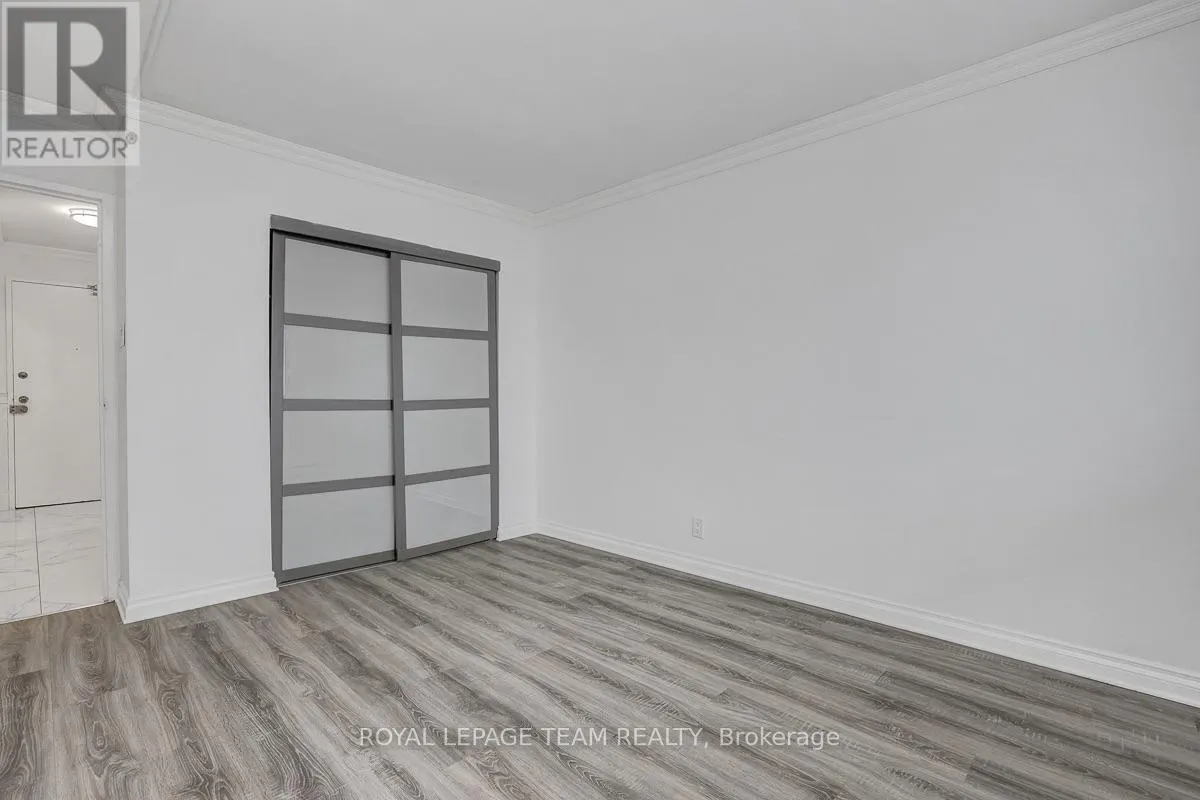 1208 - 158A MCARTHUR AVENUE
