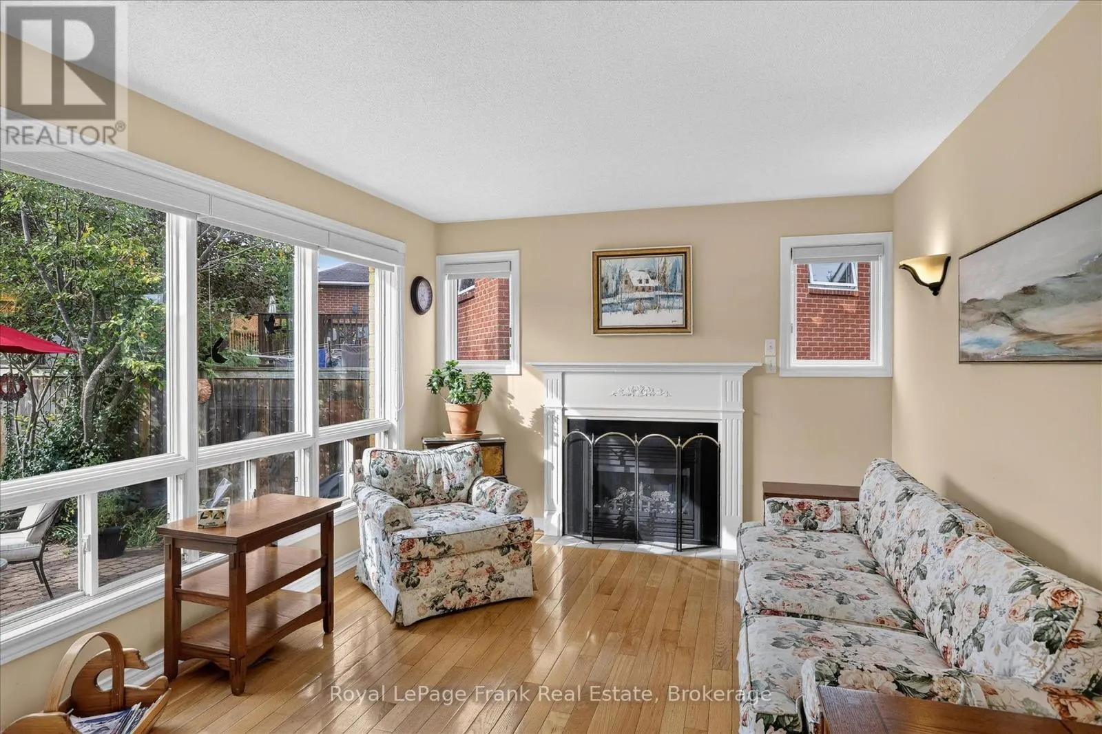 1544 GLENFOREST CRESCENT