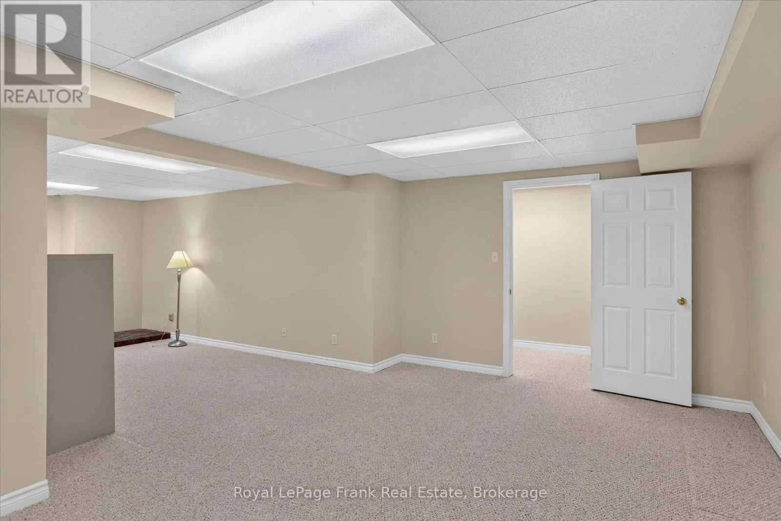 1544 GLENFOREST CRESCENT