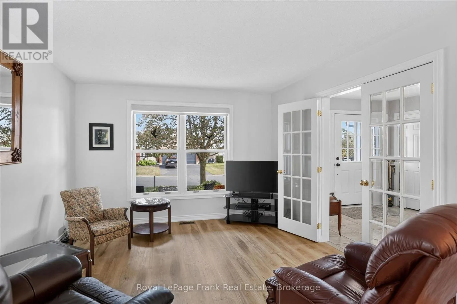 1544 GLENFOREST CRESCENT