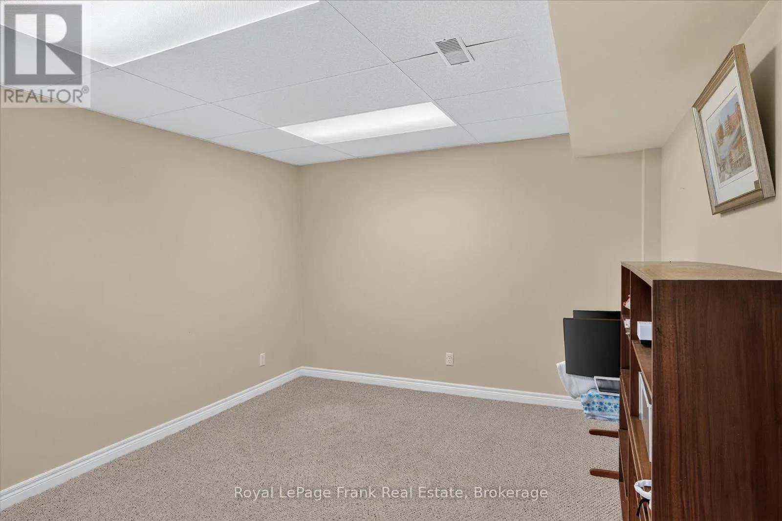 1544 GLENFOREST CRESCENT