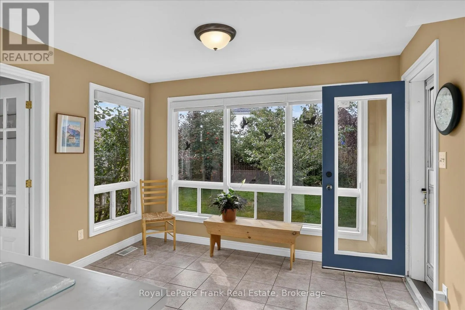 1544 GLENFOREST CRESCENT