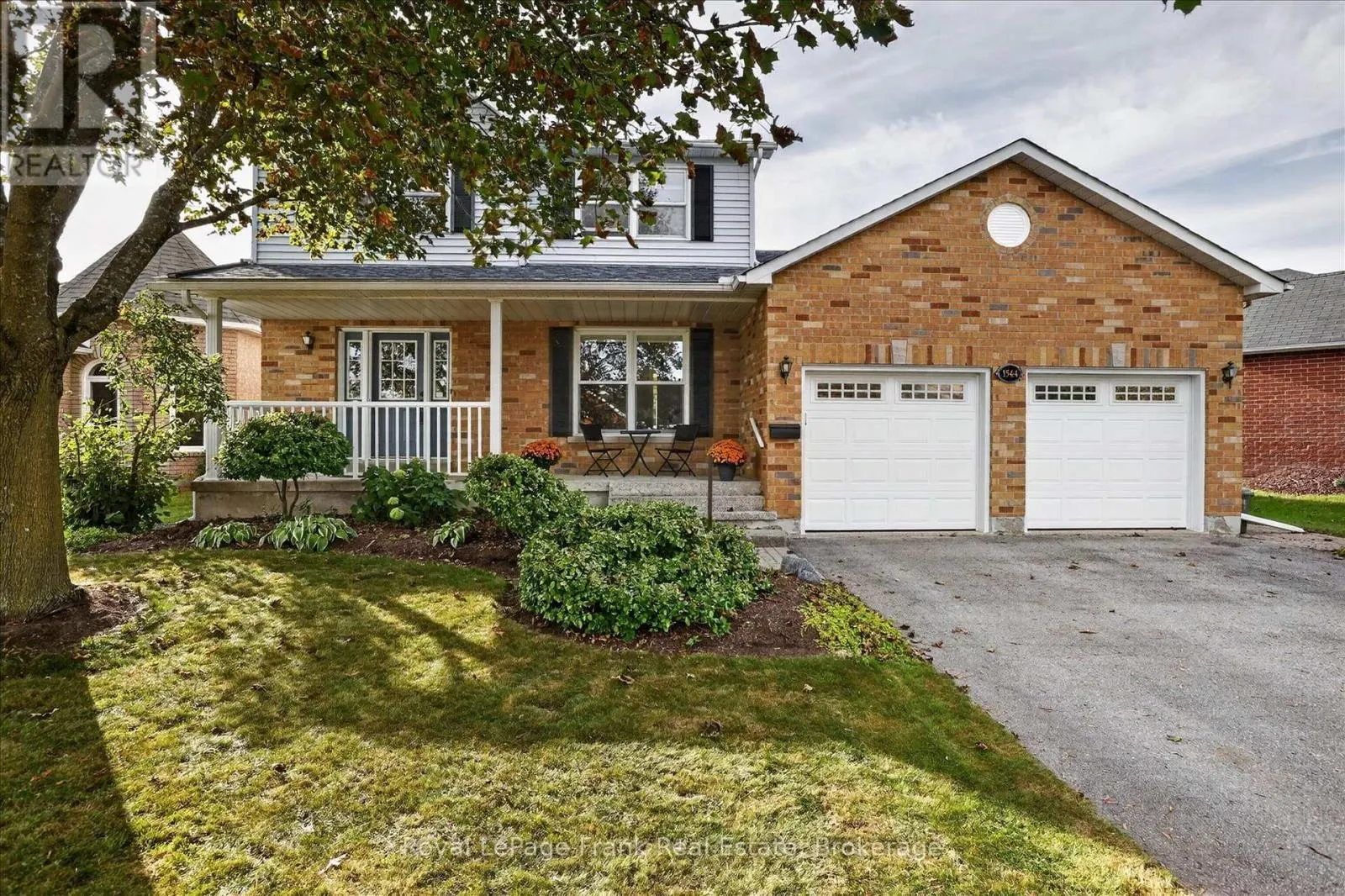 1544 GLENFOREST CRESCENT