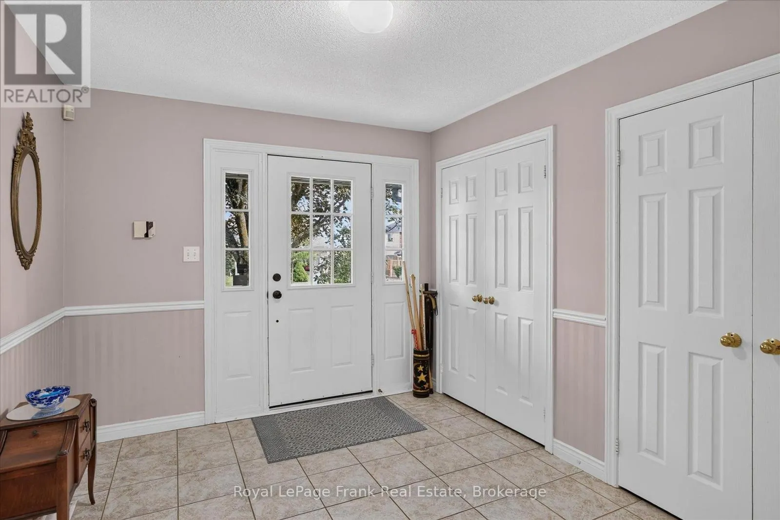 1544 GLENFOREST CRESCENT