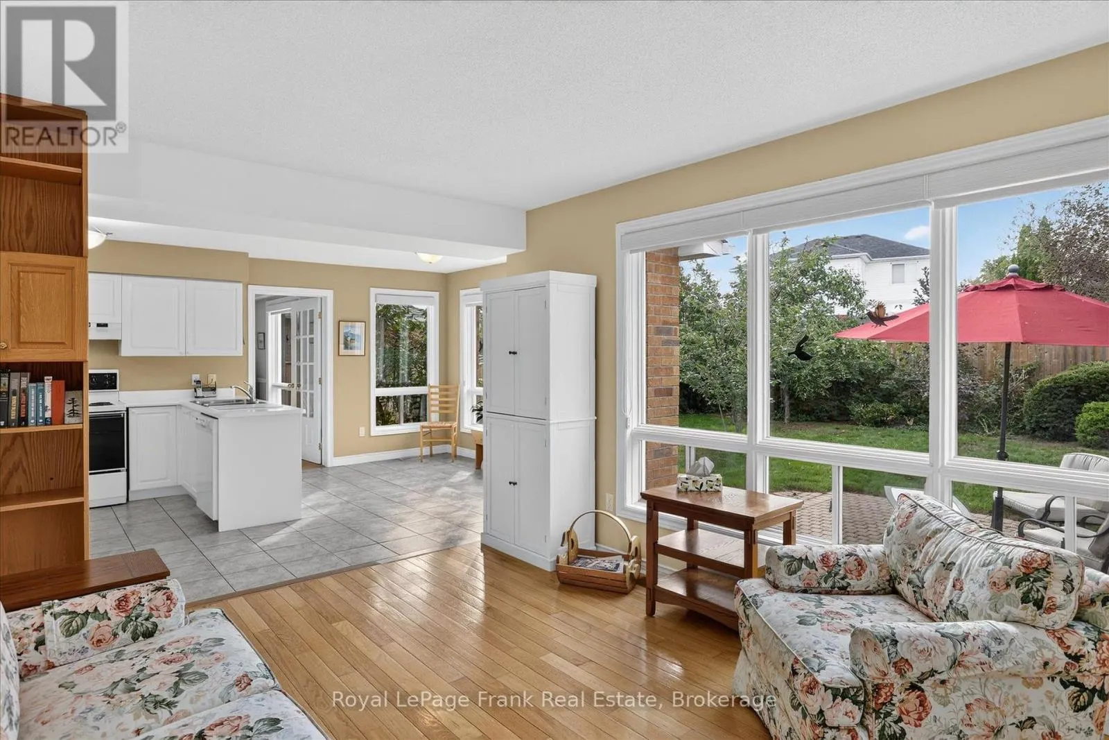 1544 GLENFOREST CRESCENT