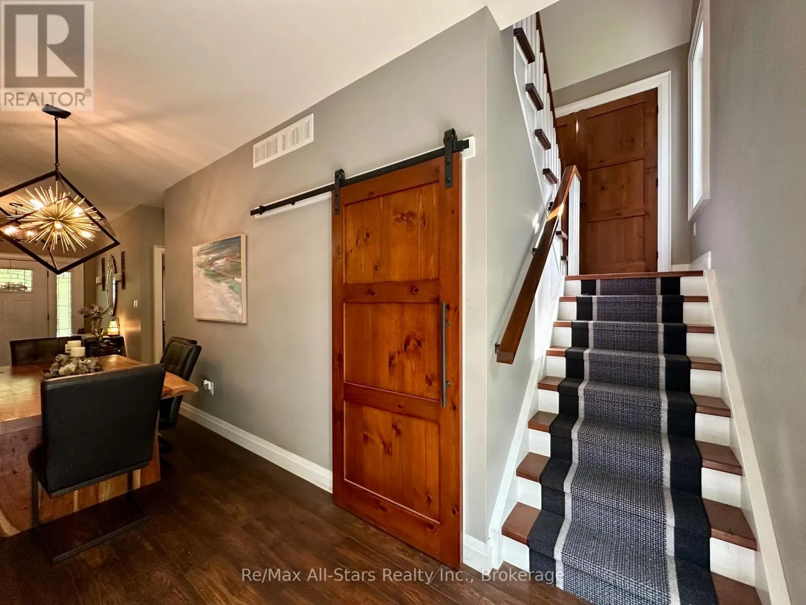 316 1/2 RIVERSIDE DRIVE