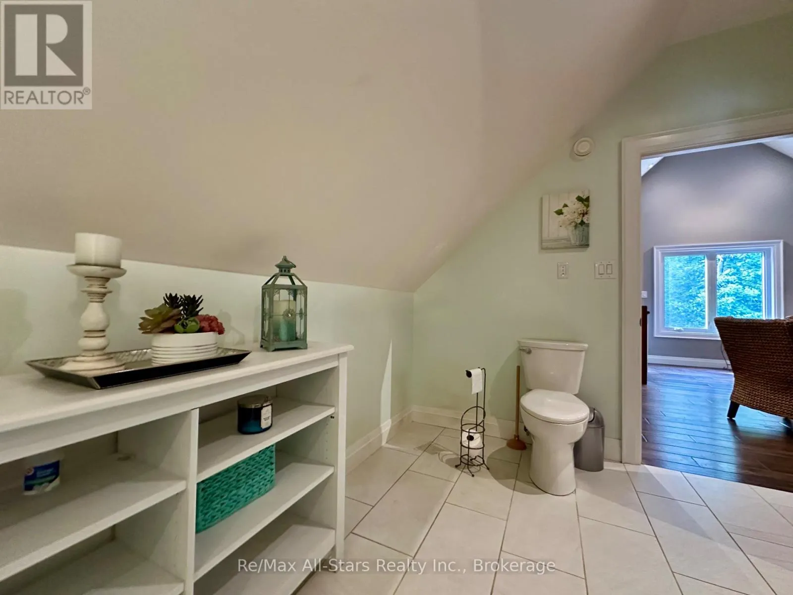 316 1/2 RIVERSIDE DRIVE
